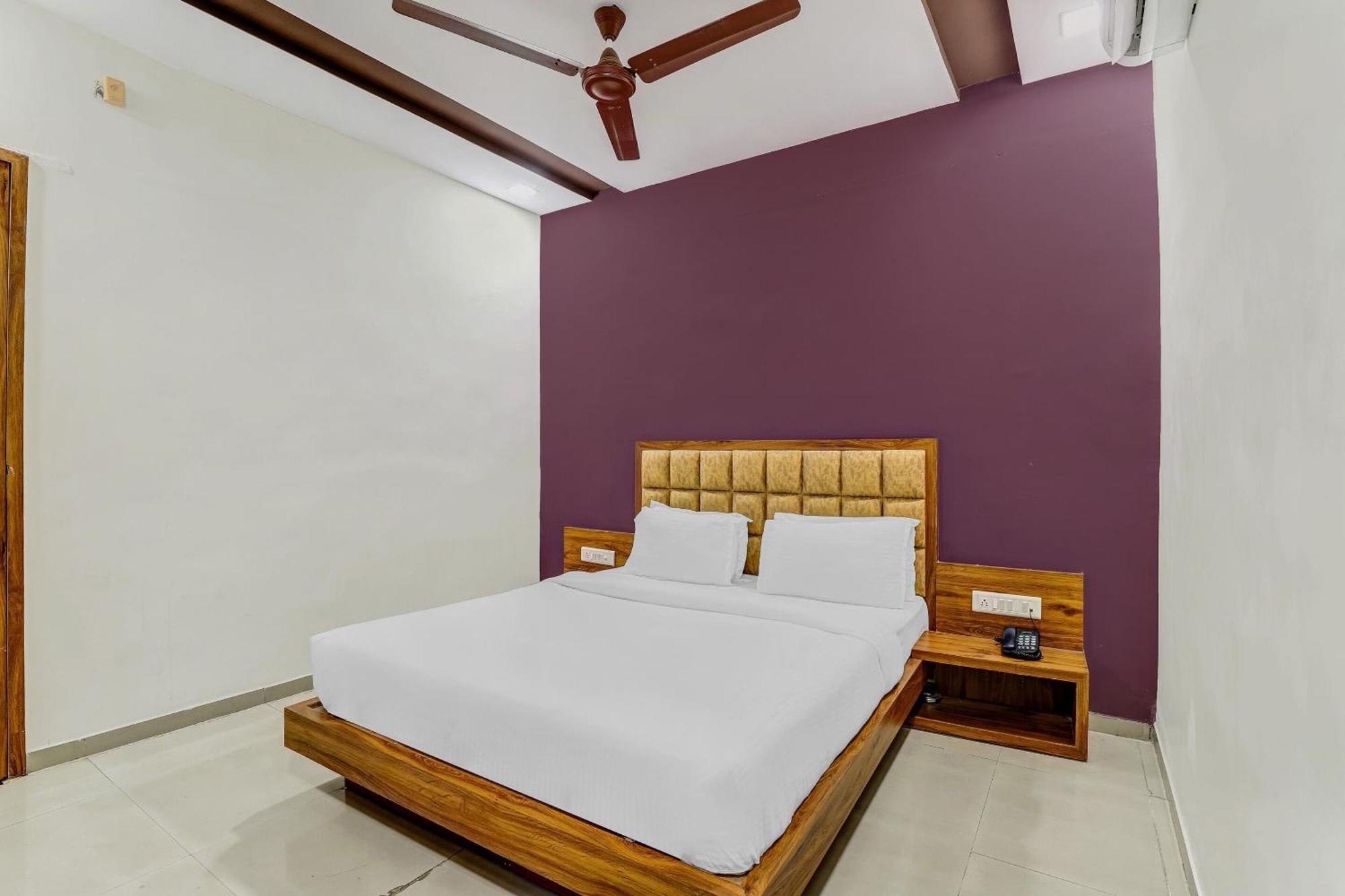Hotel Capital O Maple View Naroda Exterior foto